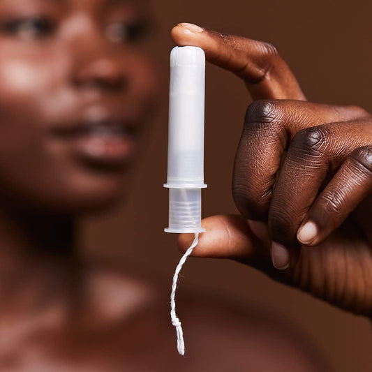 Cora Organic Applicator Tampons | Light Absorbency | 100% Cotton Core, Unscented, BPA-Free Compact